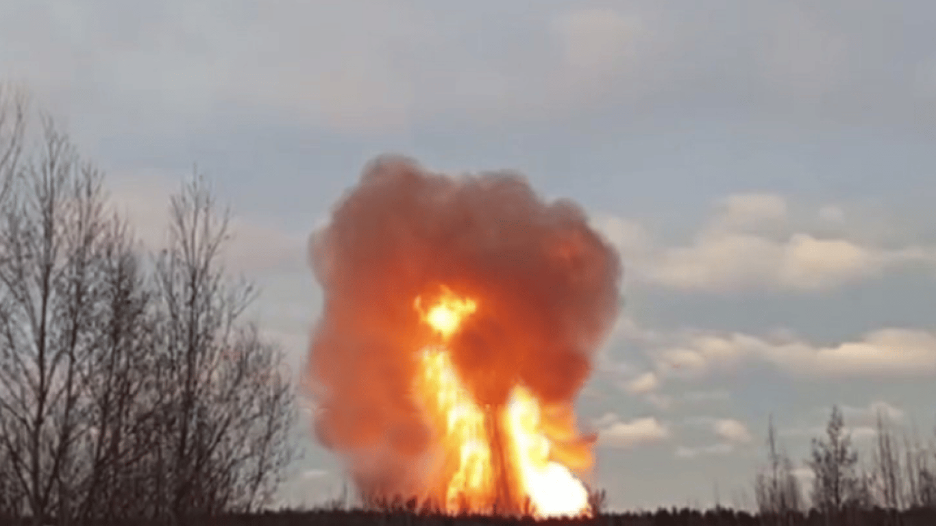 В сети показали момент взрыва нефтепровода в Ивано-Франковской области