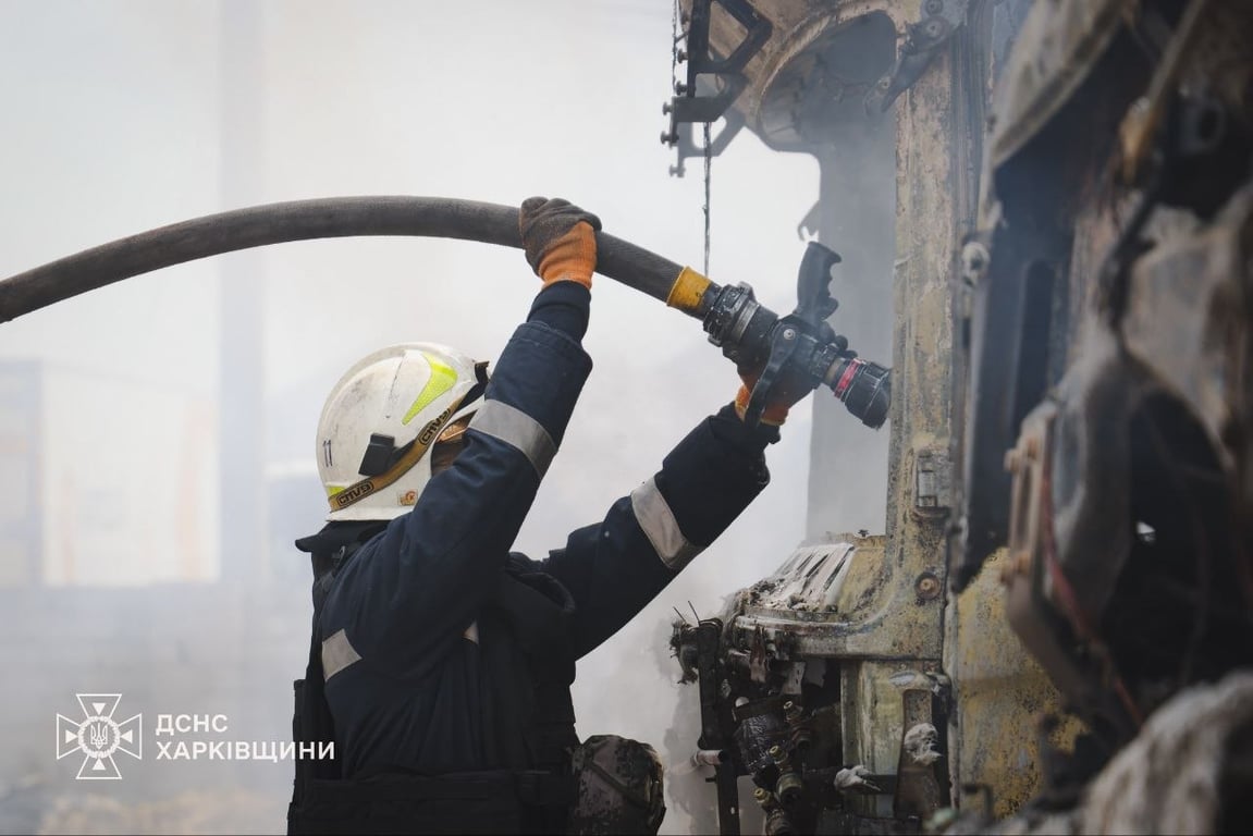 РФ атакувала Харків реактивними дронами: горіло підприємство - фото 2