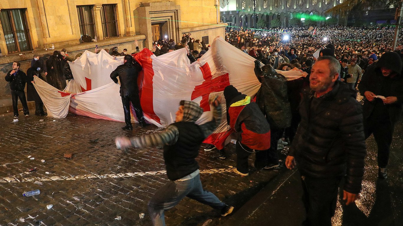 Протести в Грузії, що вимагає опозиція і до чого Росія: аналіз