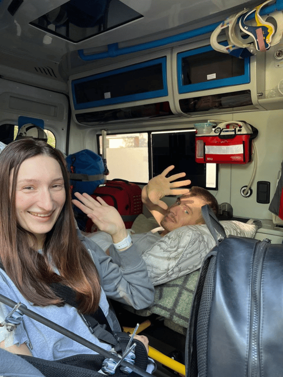 Пострадавшие из-за ракетной атаки по Одессе 29 апреля едут домой