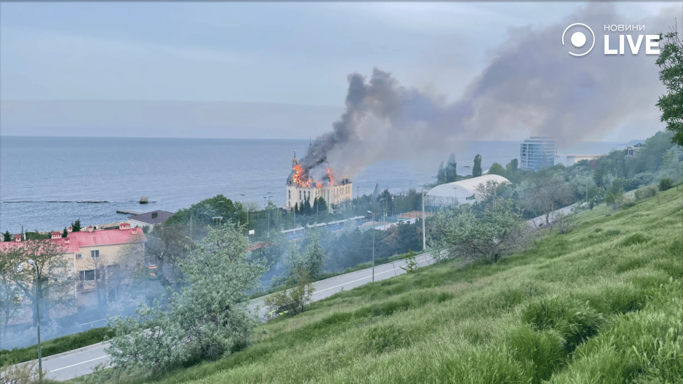 Замок Одеської юридичної академії — наслідки обстрілу 29 квітня