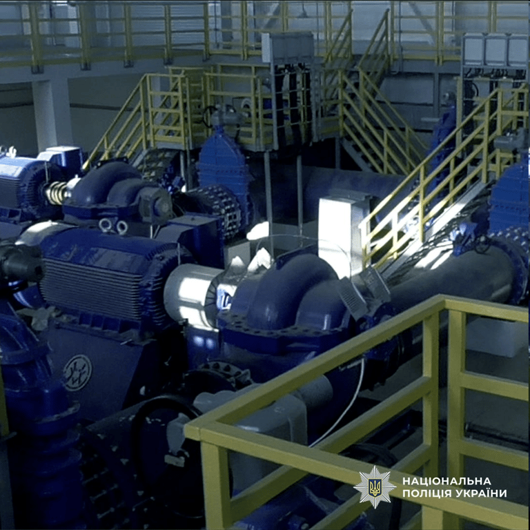 Схеми на ремонті після підриву Каховської ГЕС — оголосили підозри - фото 2