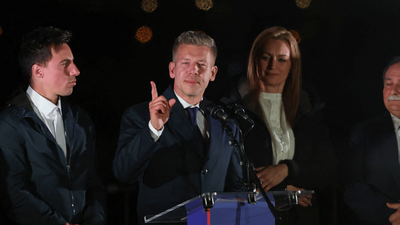 Мадяр закликав Орбана піти у відставку і пообіцяв посилити НАТО