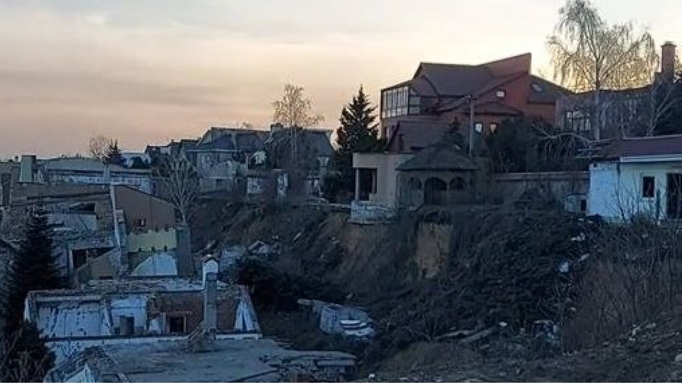 В Одесчине целая улица сползла к морю: видео из Черноморска