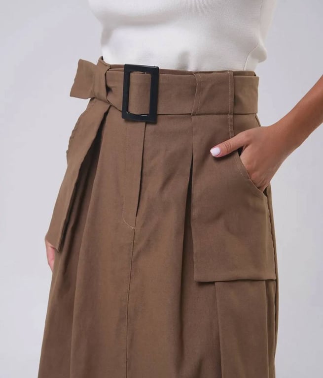 Спідниця-карго стала несподіваним акцентом в образі