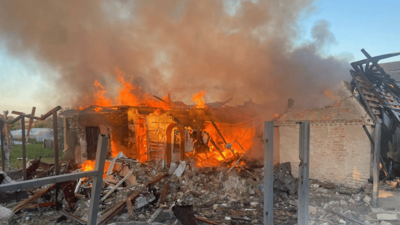 Пошкоджені будинки та автомобілі — у прокуратурі показали наслідки обстрілів Київщини