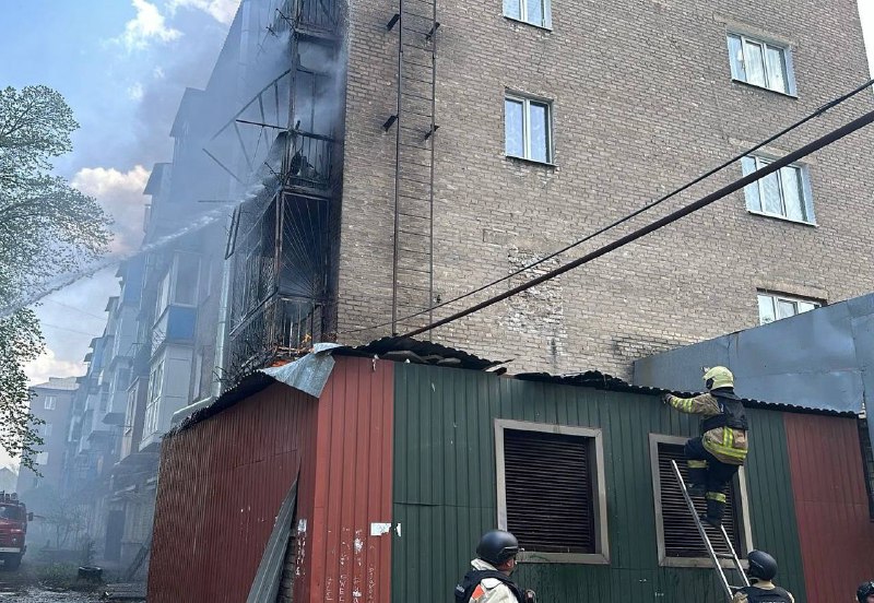 ​  Наслідки обстрілу. Фото: ДСНС  Наслідки обстрілу. Фото: ДСНС  