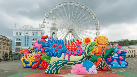 Поділ прикрасили гігантські звірі Примаченко — фоторепортаж - 285x160