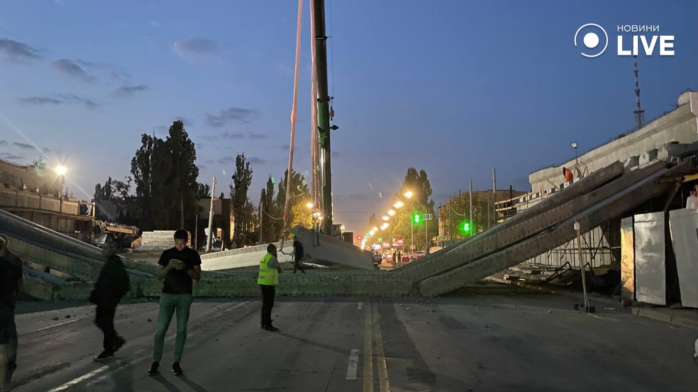 "Кличко має сидіти": реакція соцмереж на обвал мосту в Києві