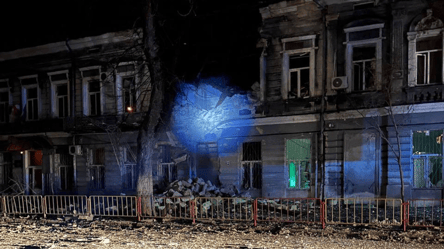 РФ ударила по Одессе дронами — повреждены дома и учебное заведение - 304x171