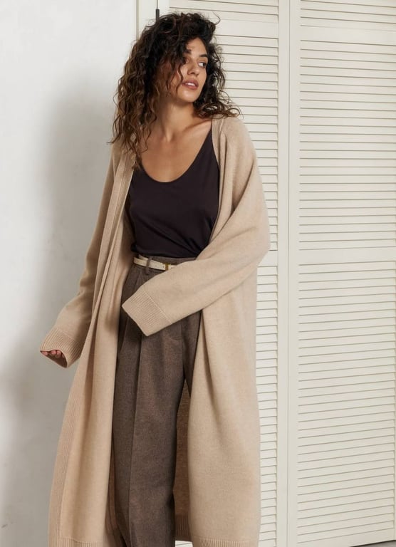 Довгий кардиган як альтернатива верхньому одягу