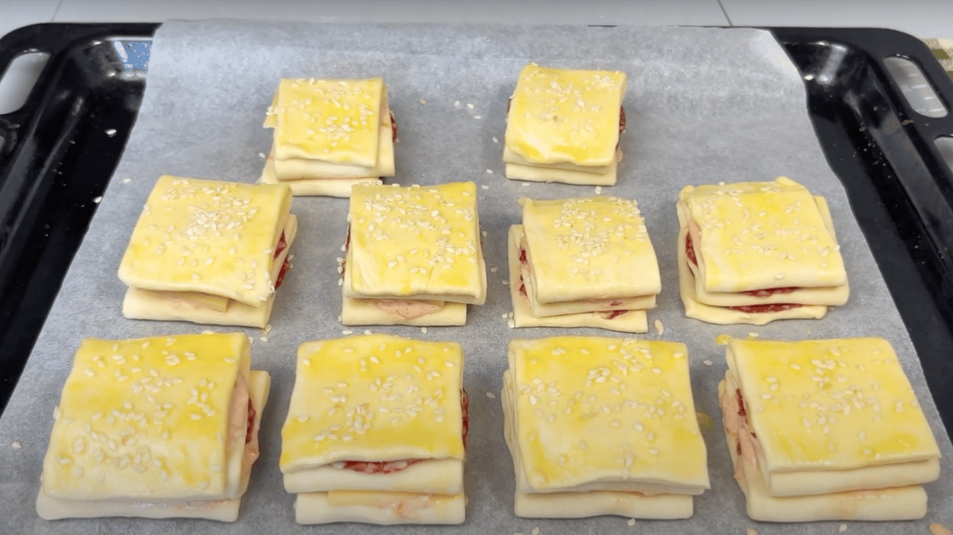 рецепт випічки з листкового тіста та ковбасою