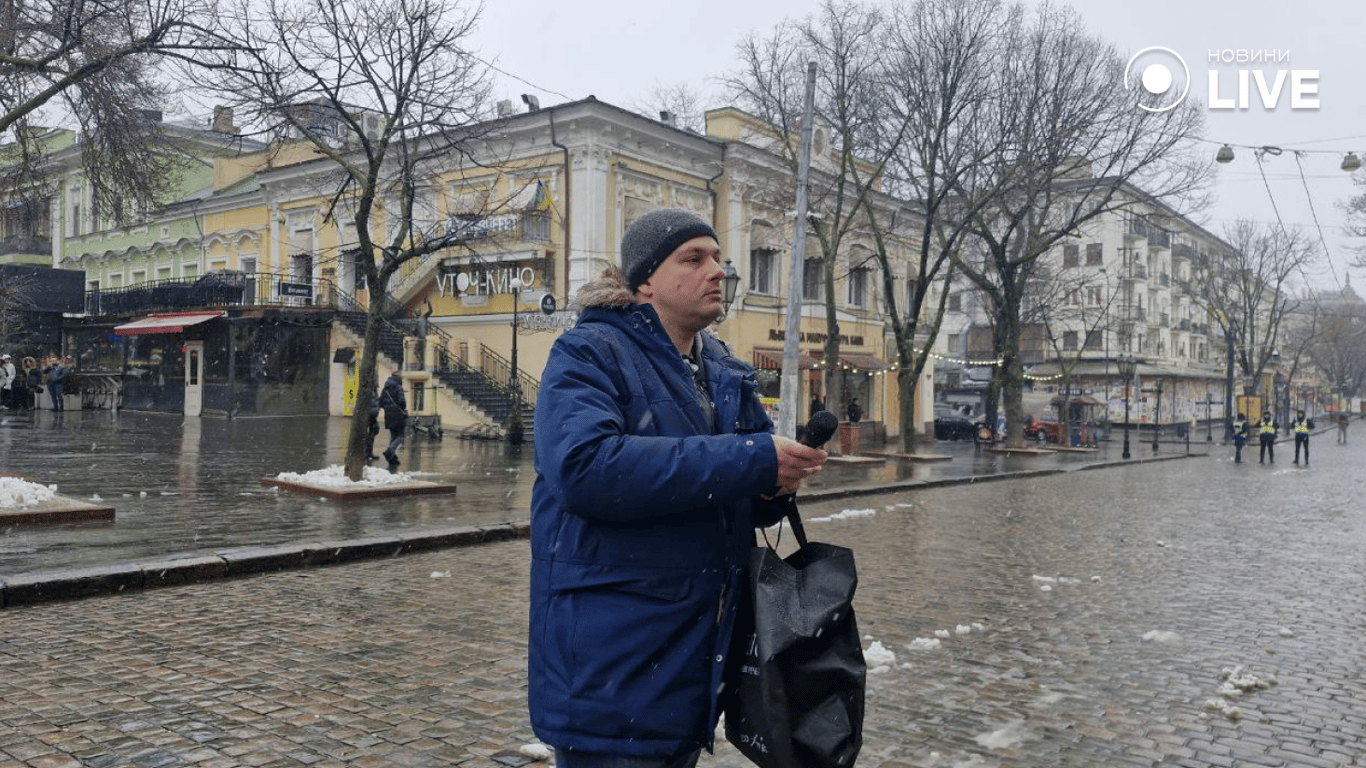 Там жах — військовий доєднався до акції FreeAzov в Одесі (фото) - фото 6