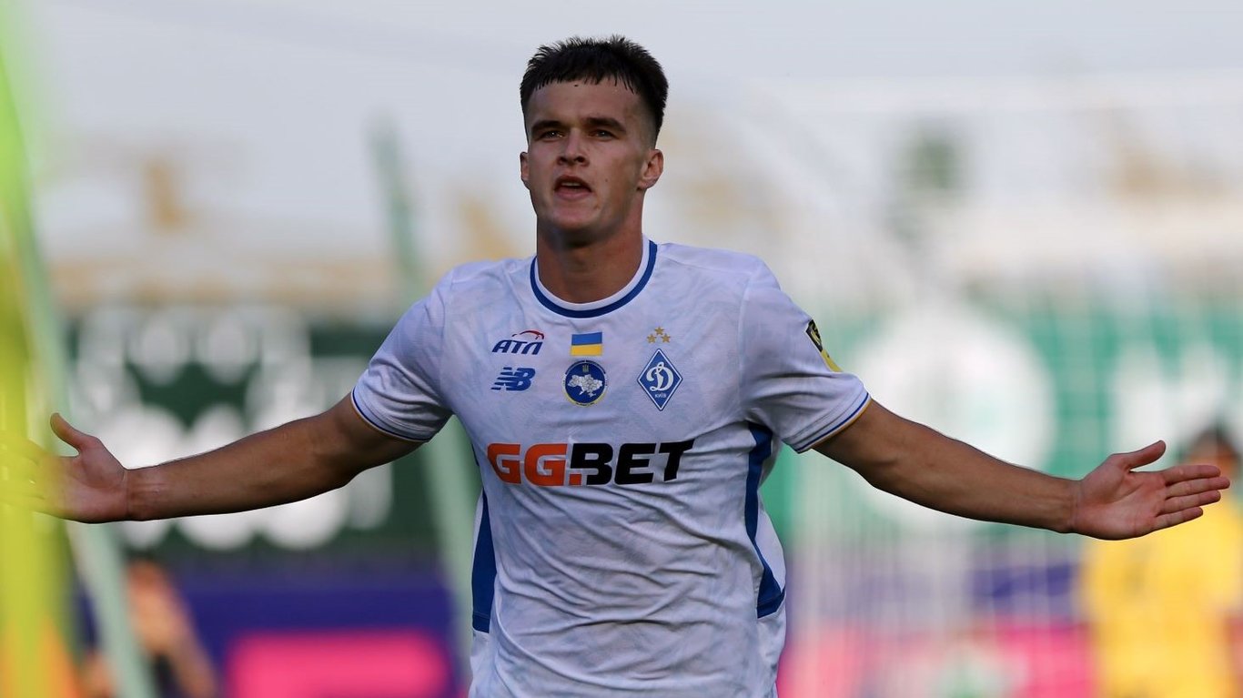 Тарас Михавко в матче за Динамо