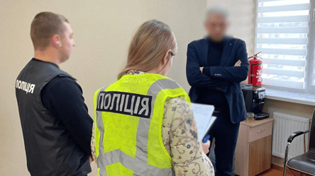Успешная сессия и отсрочка от призыва — проректора Киевского вуза "поймали" на взятке - 285x160