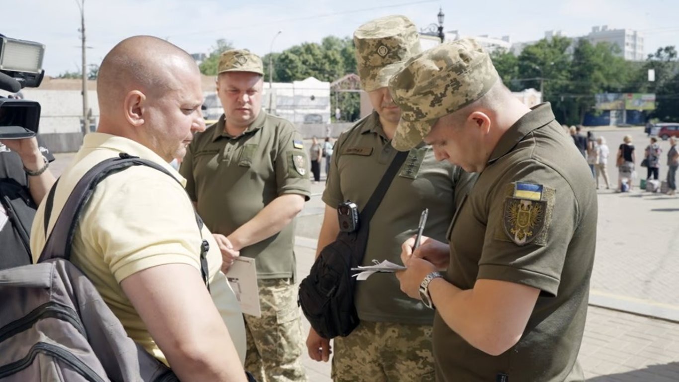 Необходимости ТЦК вручать повестки на улицах нет, — нардеп