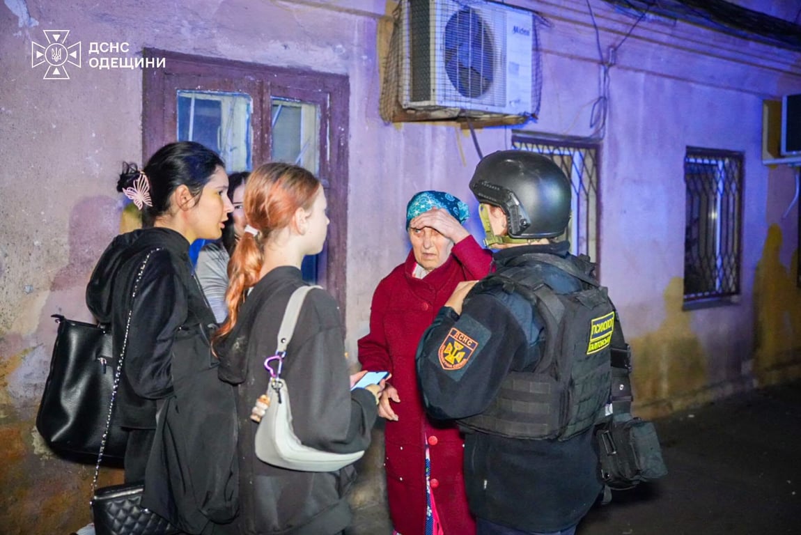 Мешканці Одеси після нічного обстрілу