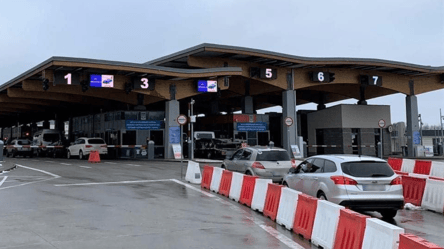 Черги на кордоні — на яких КПП шалені затори сьогодні - 285x160