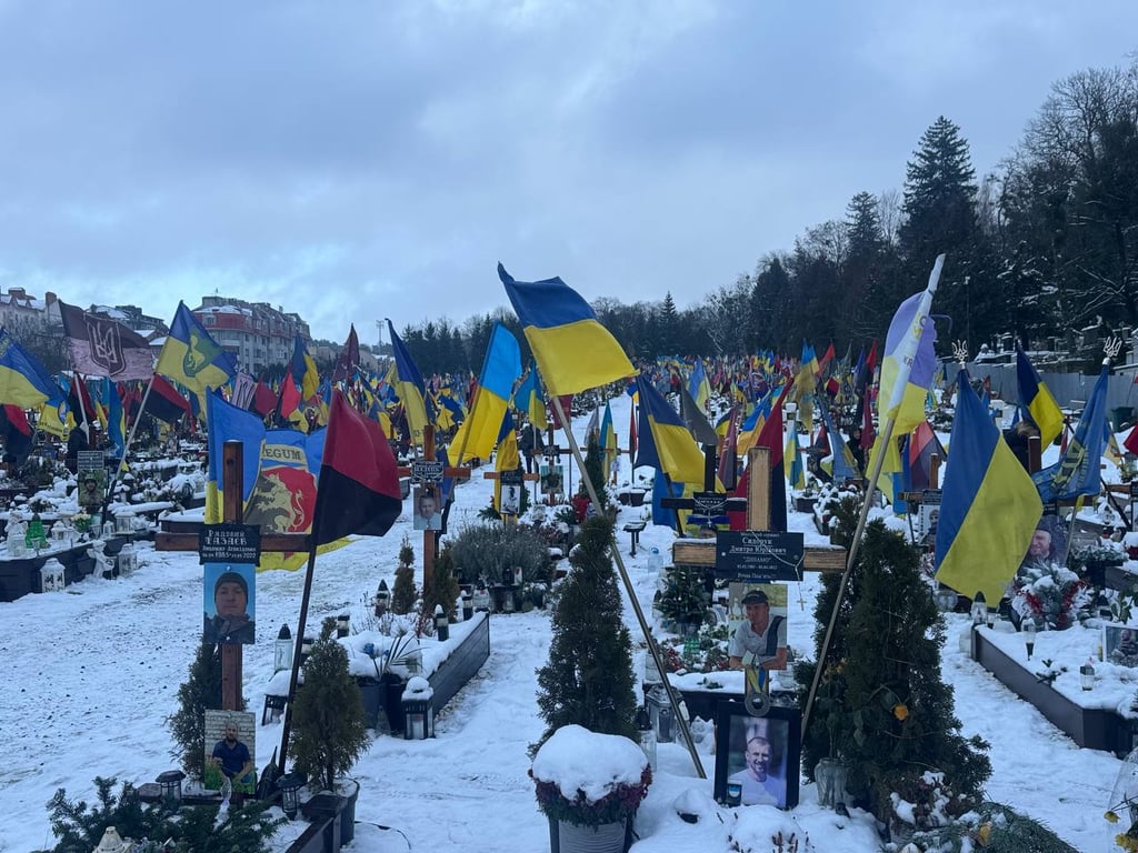 Могилы защитников во Львове