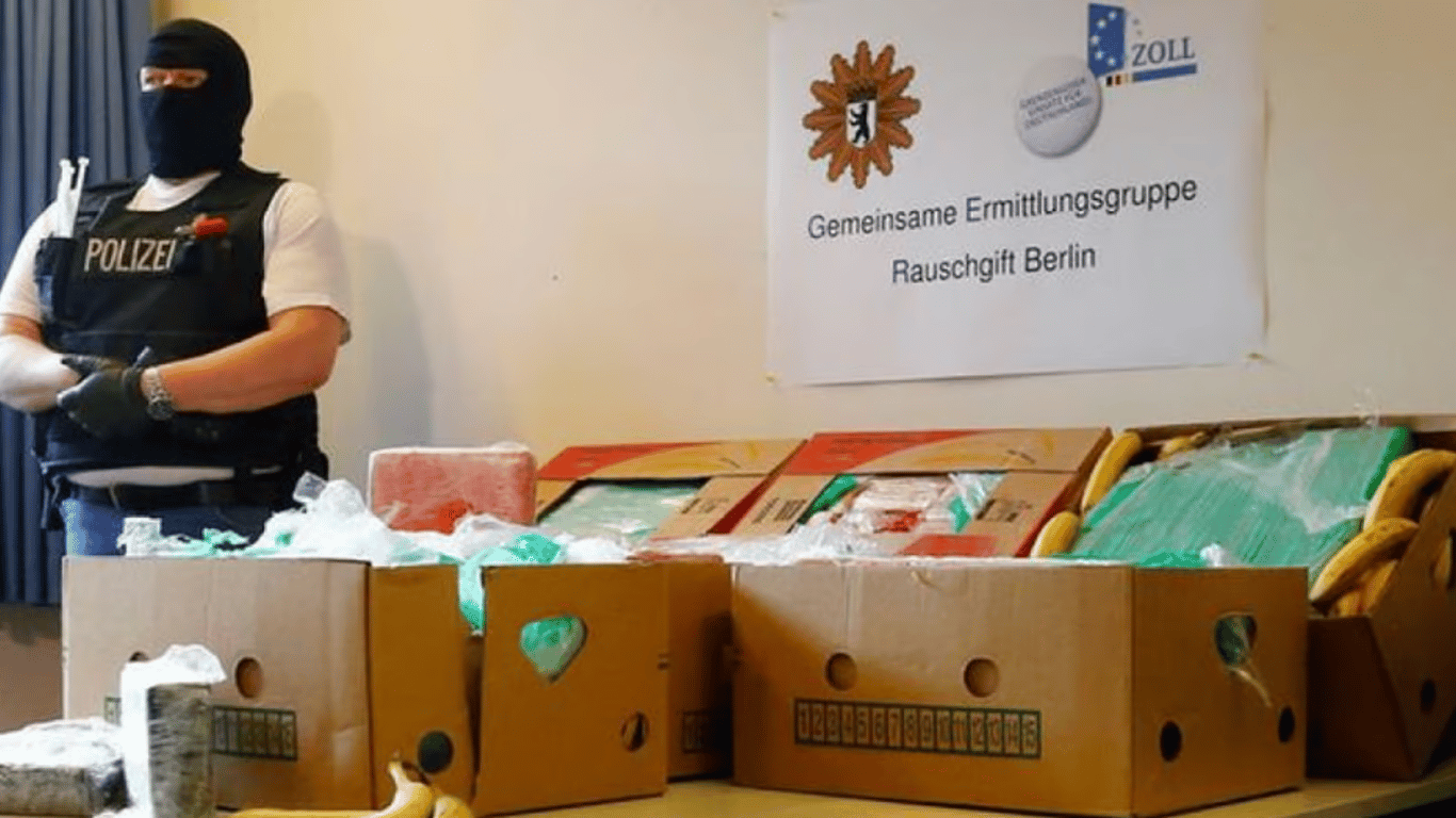 В супермаркетах Германии в ящиках с фруктами случайно обнаружили кокаин