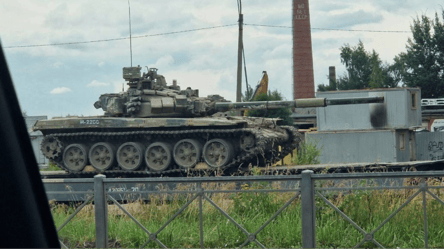 Эксперт назвал, сколько танков производит Россия - 285x160