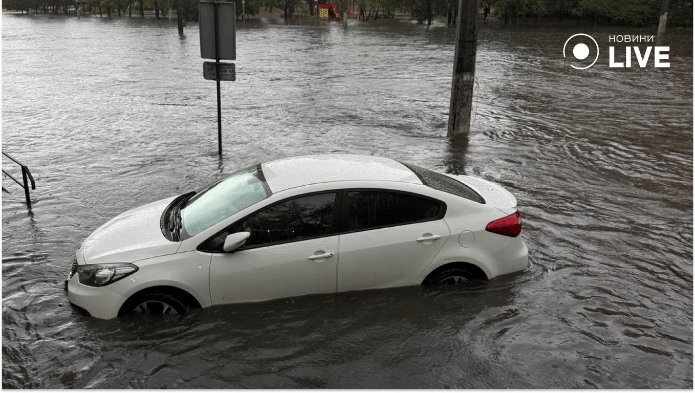 Негода в Одесі: загинули люди