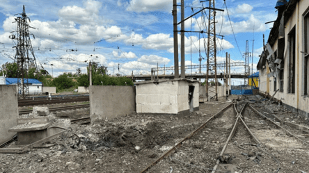 Russia strikes Sumy railway station — two people injured - 290x166