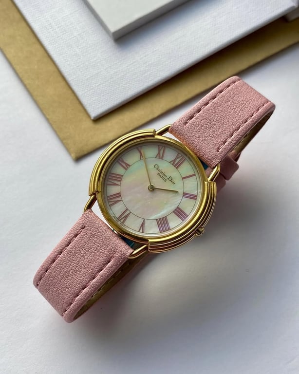 Які жіночі годинники популярні 2025