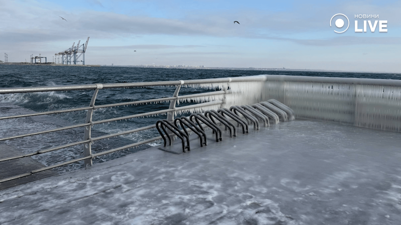 Пляж Ланжерон взимку