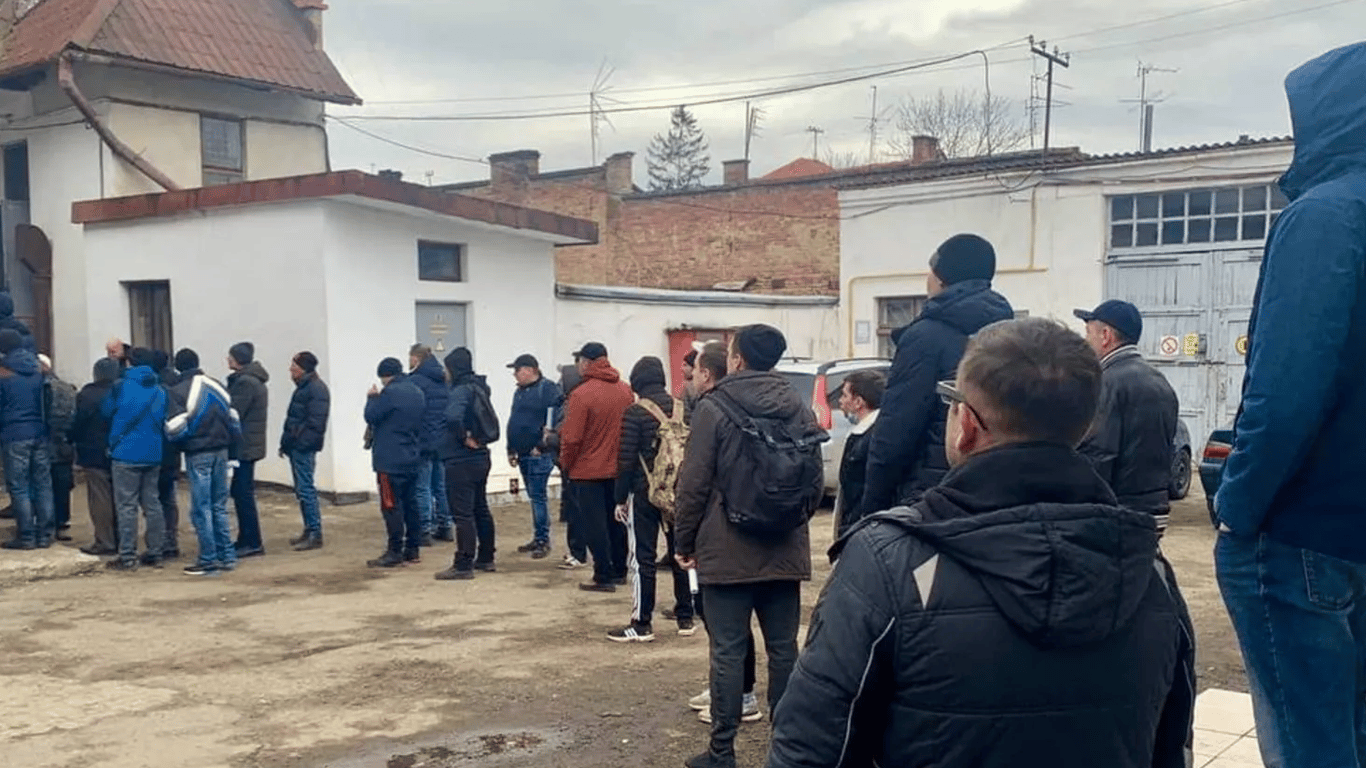 Відправка на ВЛК в обласний ТЦК — хто має транспортувати громадянина