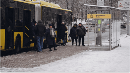 Во Львовском горсовете рассказали, работает ли в городе безналичная оплата в общественном транспорте - 285x160