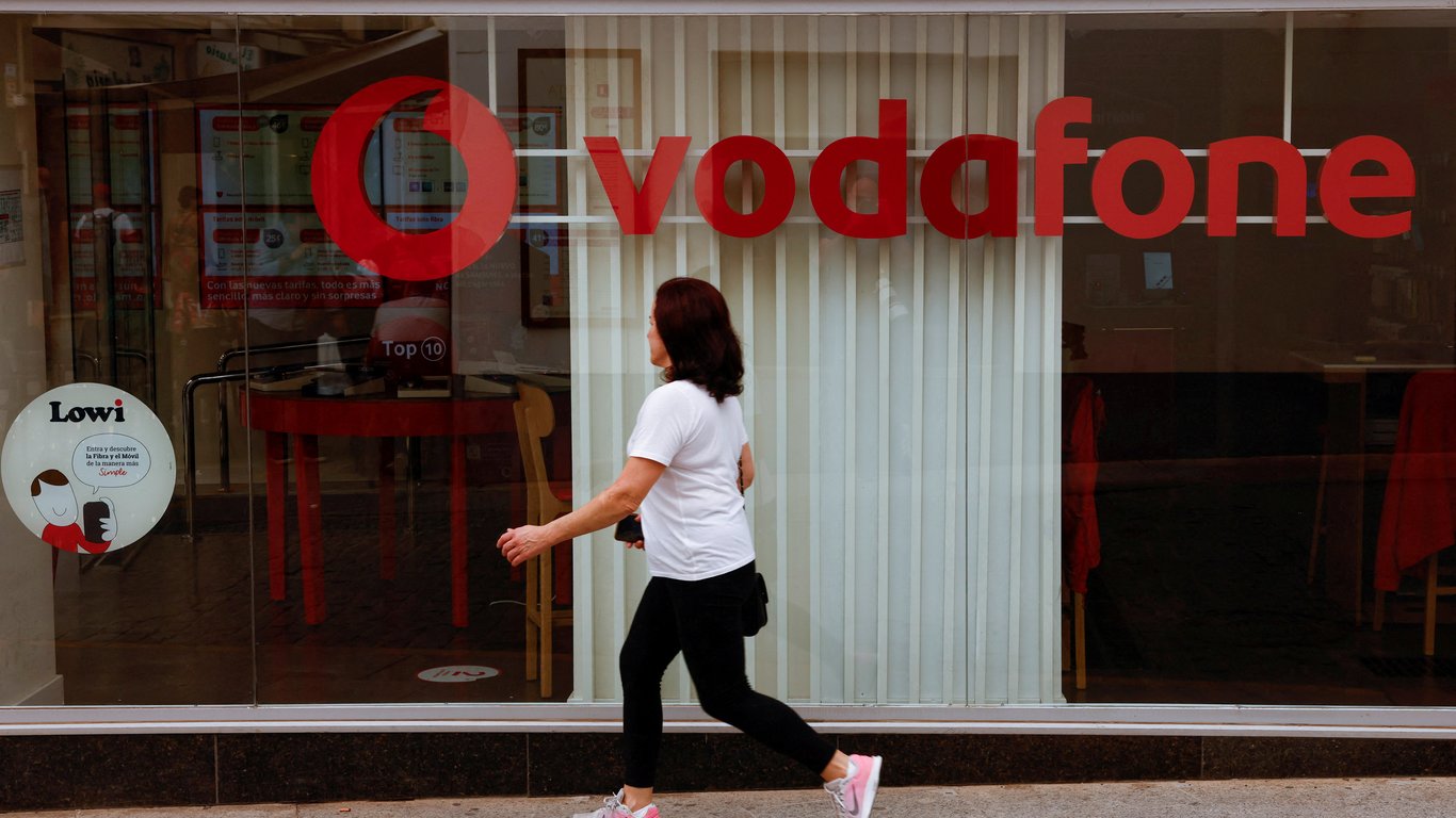Vodafone скорочує 11 000 співробітників