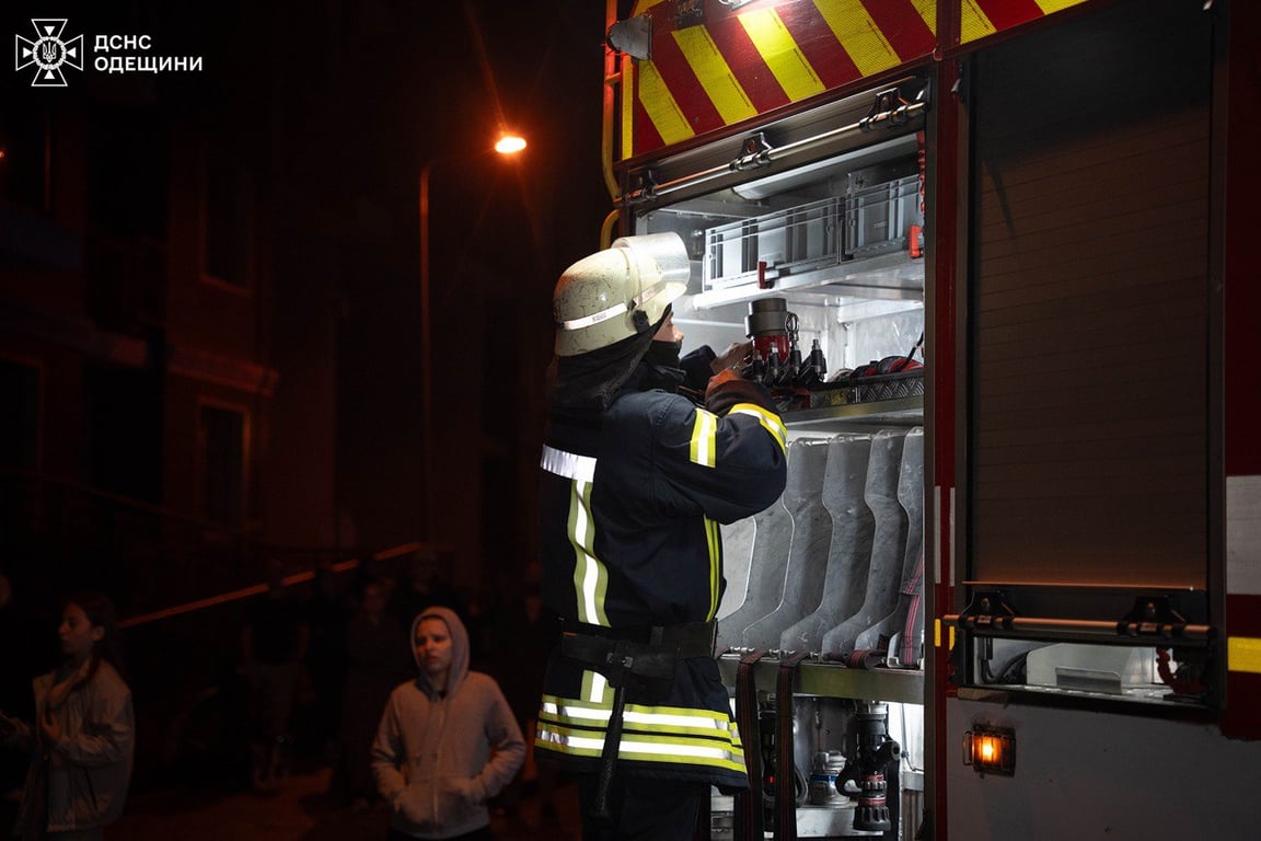 Пожежа в Одесі — горіла квартира на 14 поверсі - фото 1