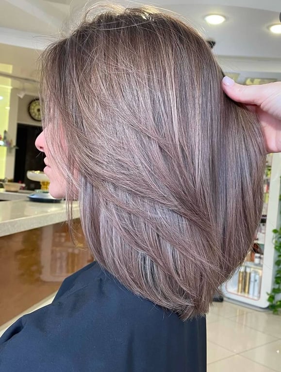 Градуйована стрижка має дуже елегантний вигляд