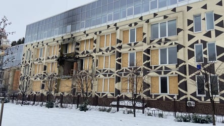 Пошкоджену лікарню на Оболоні почали відновлювати — відео - 290x166