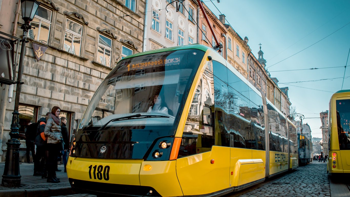 У транспорті Львова не вмикатимуть колядок — у чому причина