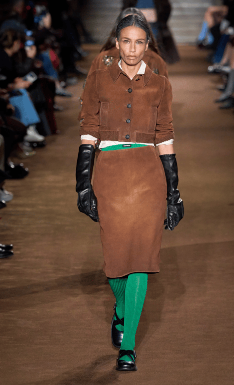 Одяг з різних матеріалів може мати оригінальний вигляд