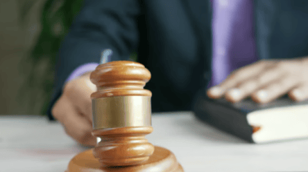 Мужчина ограбил дом военного — как наказал суд - 285x160