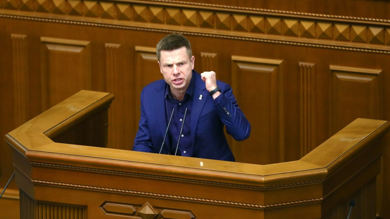 Нардеп Гончаренко отреагировал на слова Макрона о введении армии Франции в Украину
