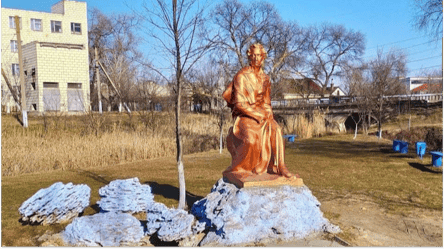 Памятник Пушкину останется на Одесчине — активистам отказали - 328x184