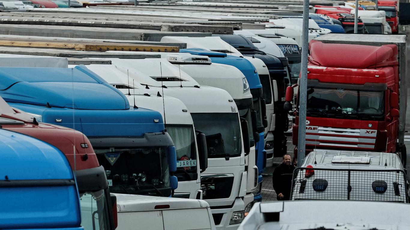 У ДПСУ розповіли, чи розблокували рух вантажівок на кордоні зі Словаччиною