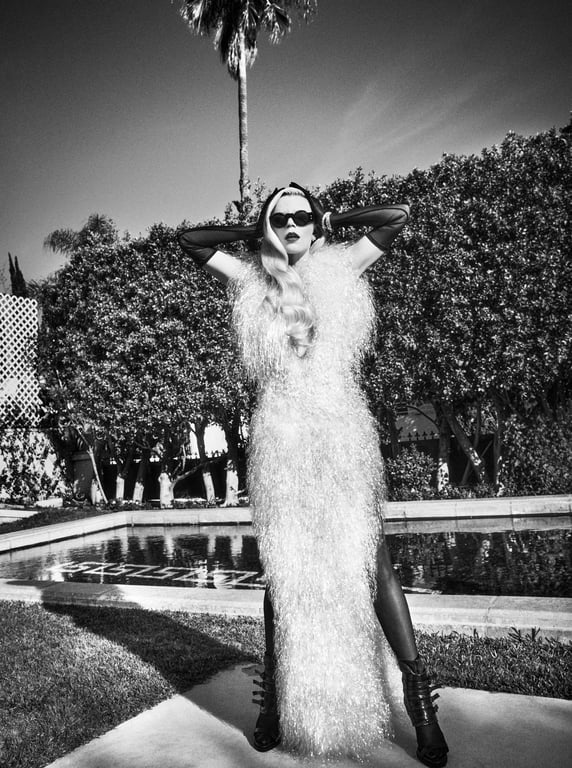 Акторка Аня Тейлор-Джой у модному вбранні