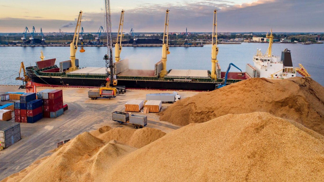 Кількість вагонів з зерном зменшилася у портах Великої Одеси — як це вплинуло на експорт