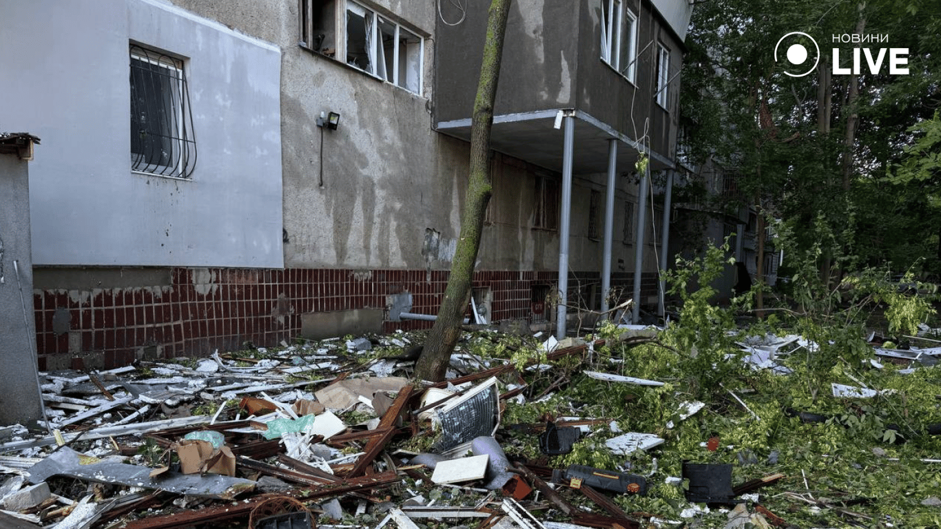 Дрон влучив у будинок в Одесі — фото наслідків атаки на ранок - фото 2