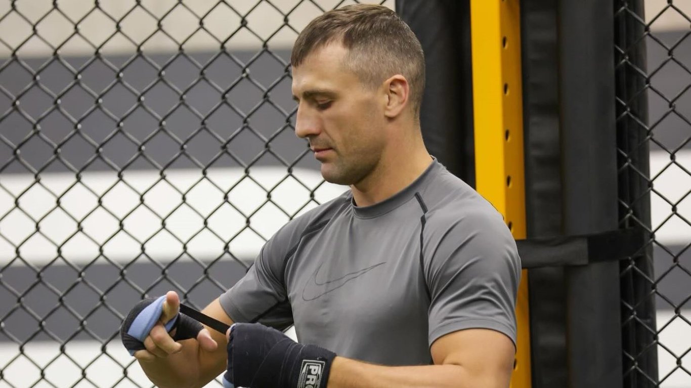 Олександр Гвоздик