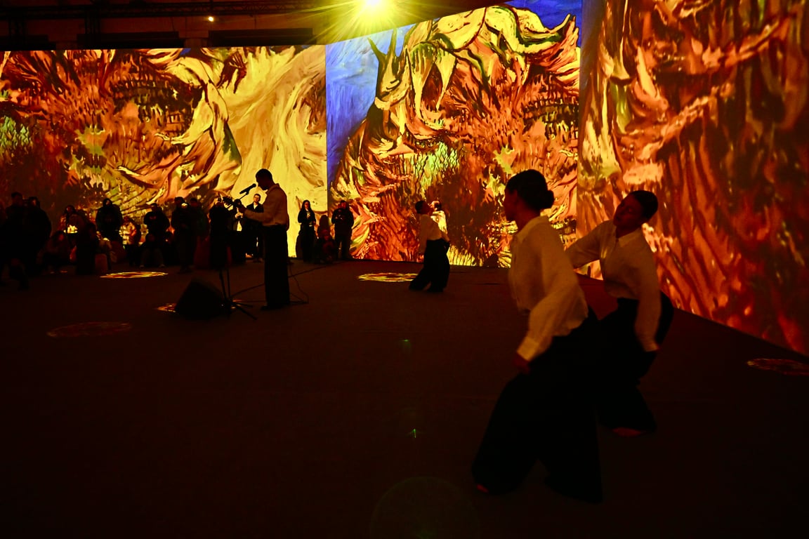 У столиці України вперше відкрили виставку "Всесвіт Ван Гога"