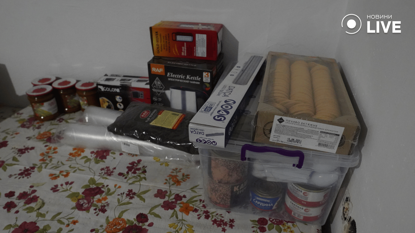 Суха їжа та напої в укритті. Фото: Новини.LIVE
