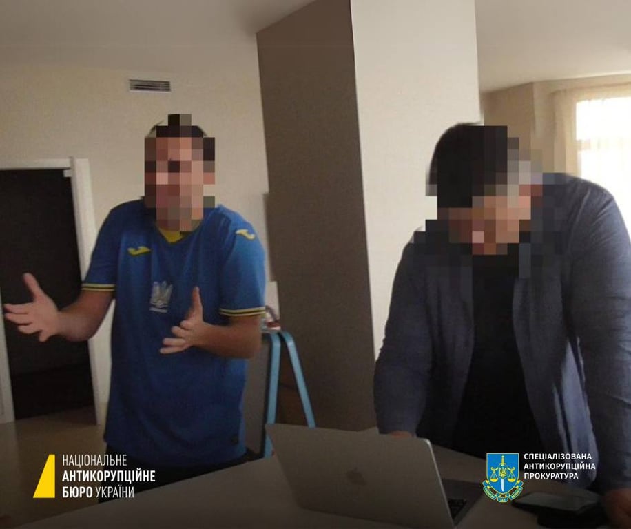 предлагали взятку руководству ДМС