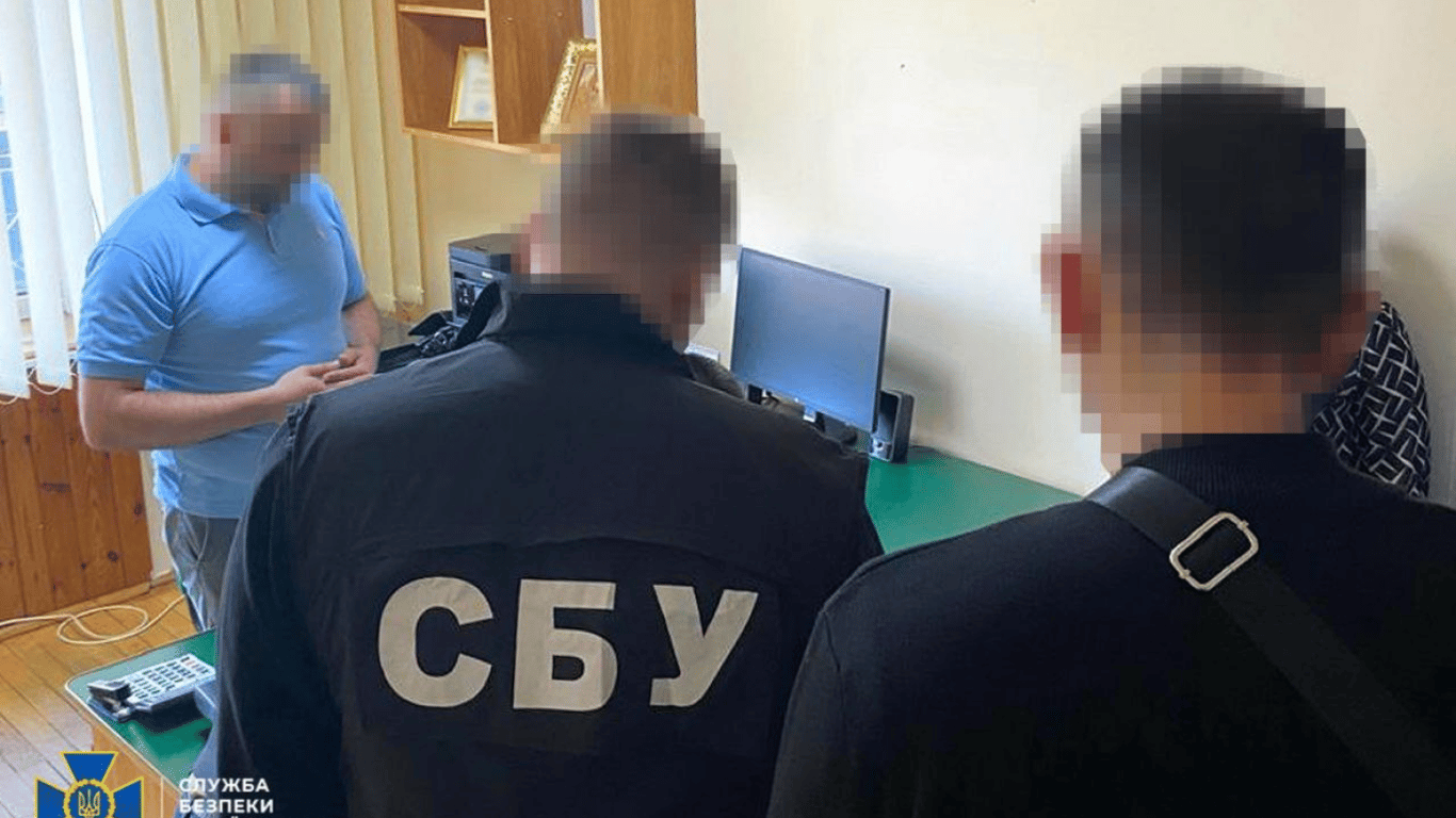 Руководитель подразделения Минюста организовал схему получения взяток — подозреваемого в коррупции задержали