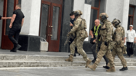В здание Тернопольской ОВА вошли бойцы КОРДа — что говорят в полиции - 285x160